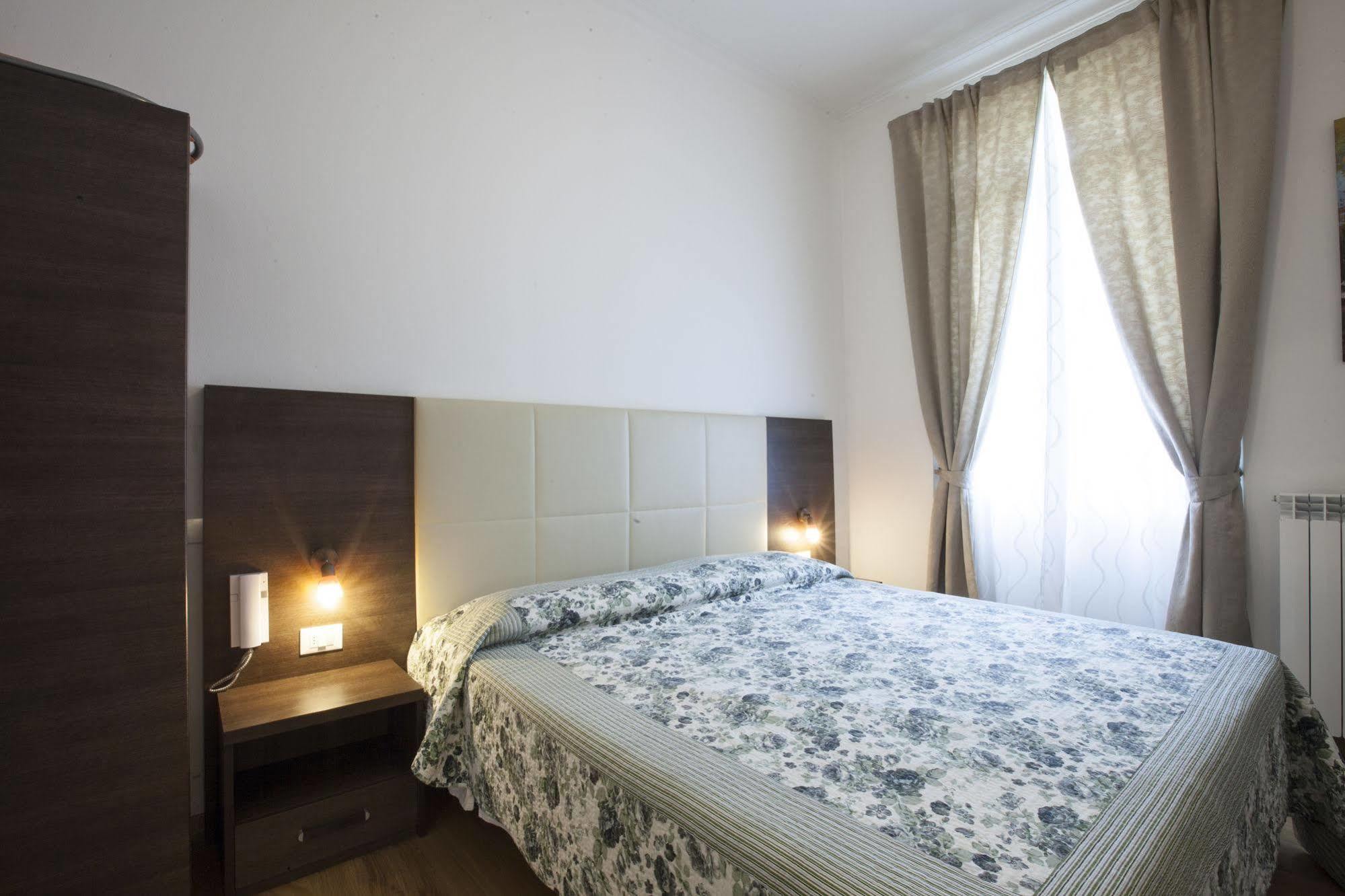 Hotel Amalfi Милан Экстерьер фото